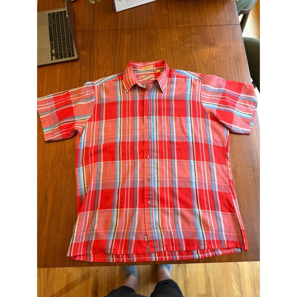 Vintage Traditionalist Men's Red and Blue Plaid Short Sleeve Button Down Shirt